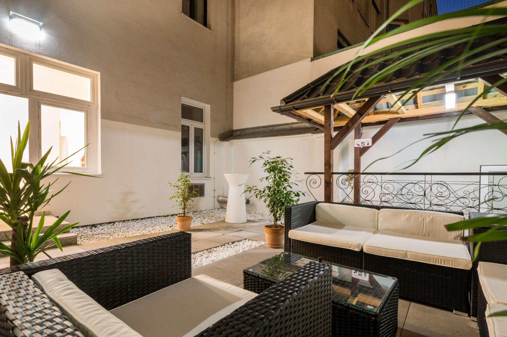 Best Western Plus Celebrity Suites Wenen Buitenkant foto